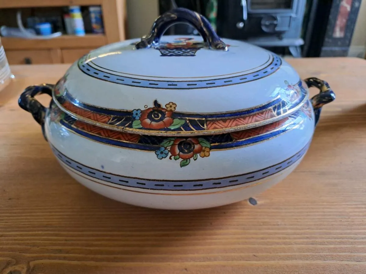 Losol Ware Tureen red blue and gold - Image 2