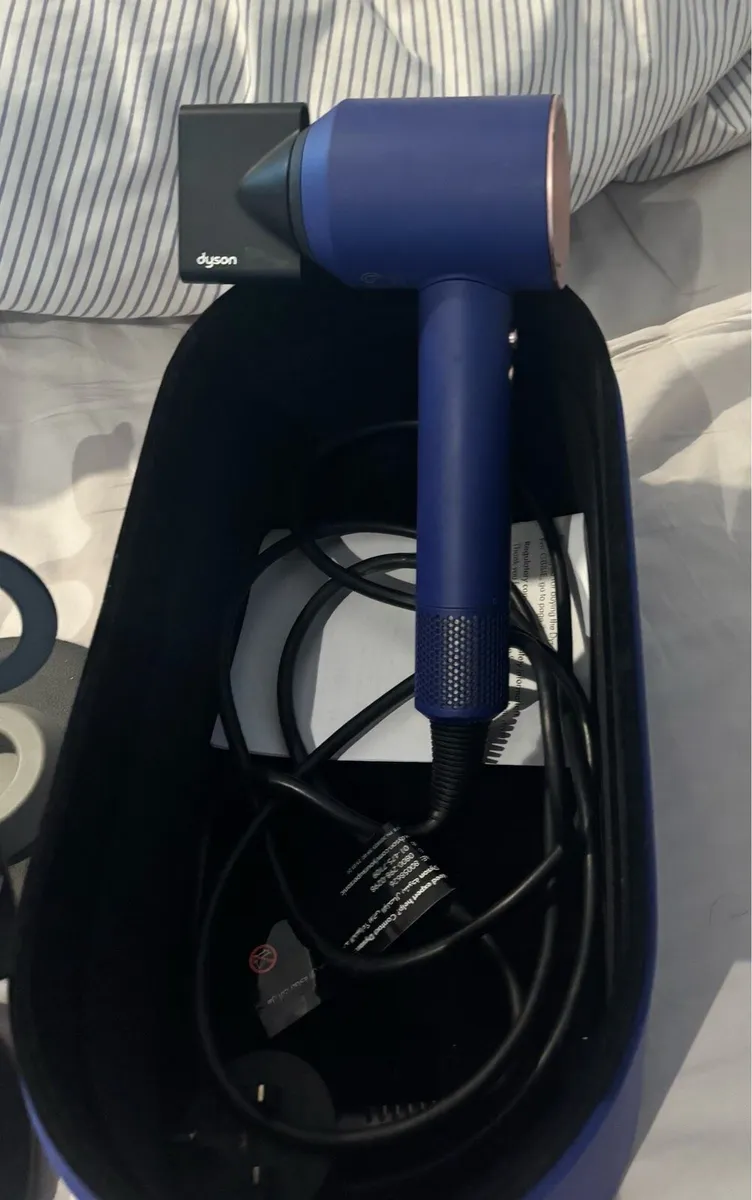 Dyson Supersonic Hairdryer - Image 4
