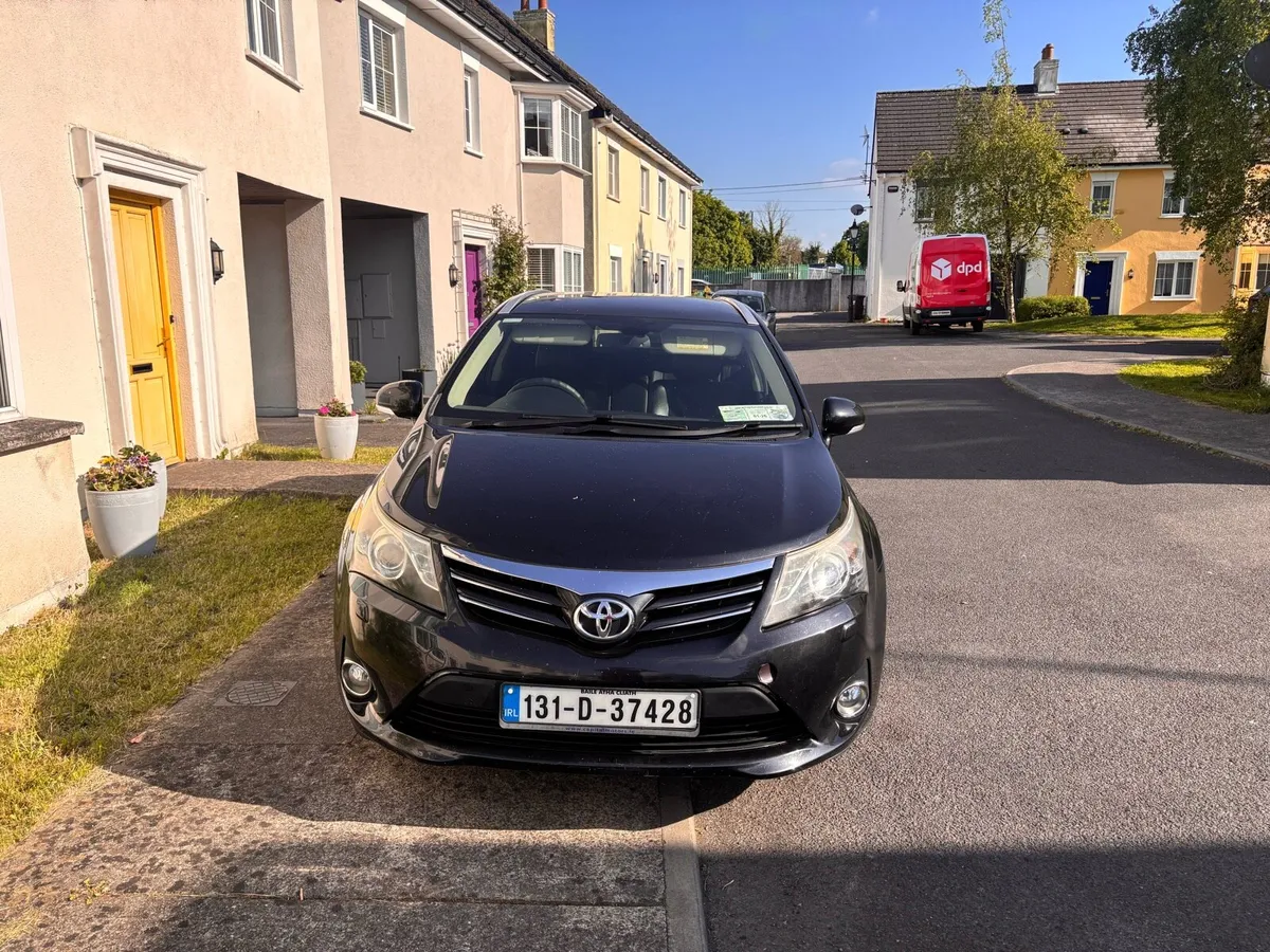 Toyota Avensis - panoramic roof - Image 4