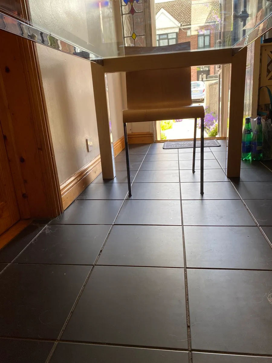 Dining table & 5 chairs - Image 3
