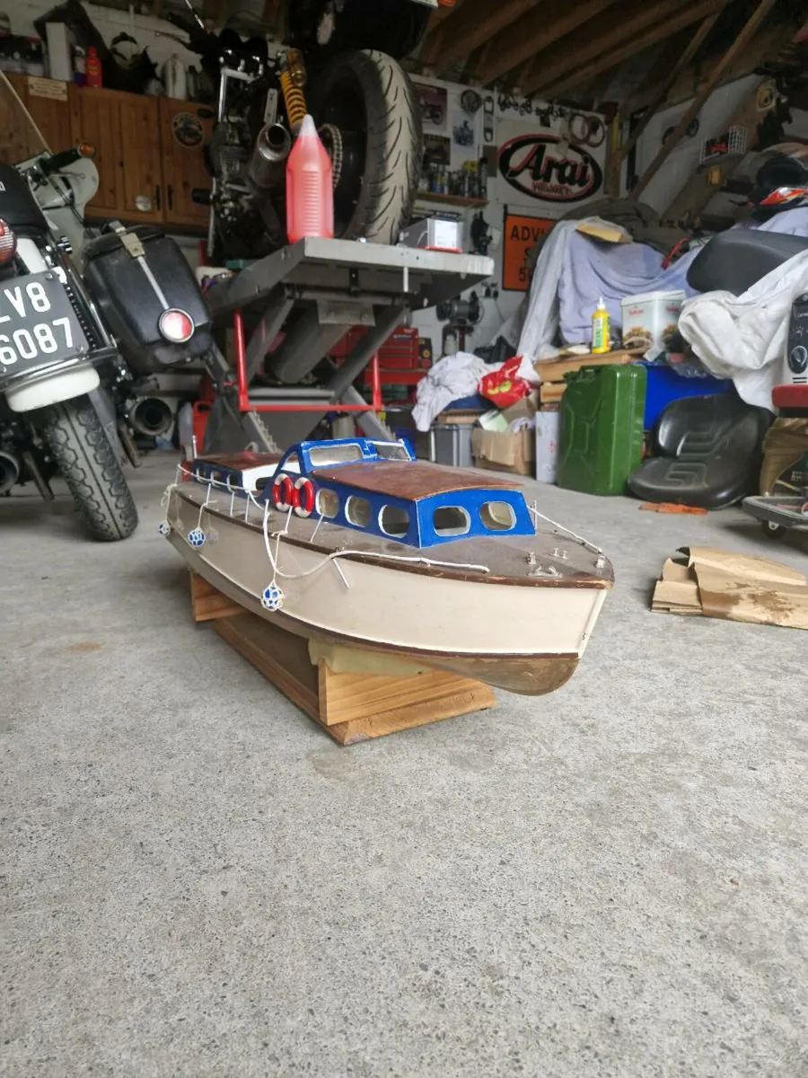 Rc boat - Image 1