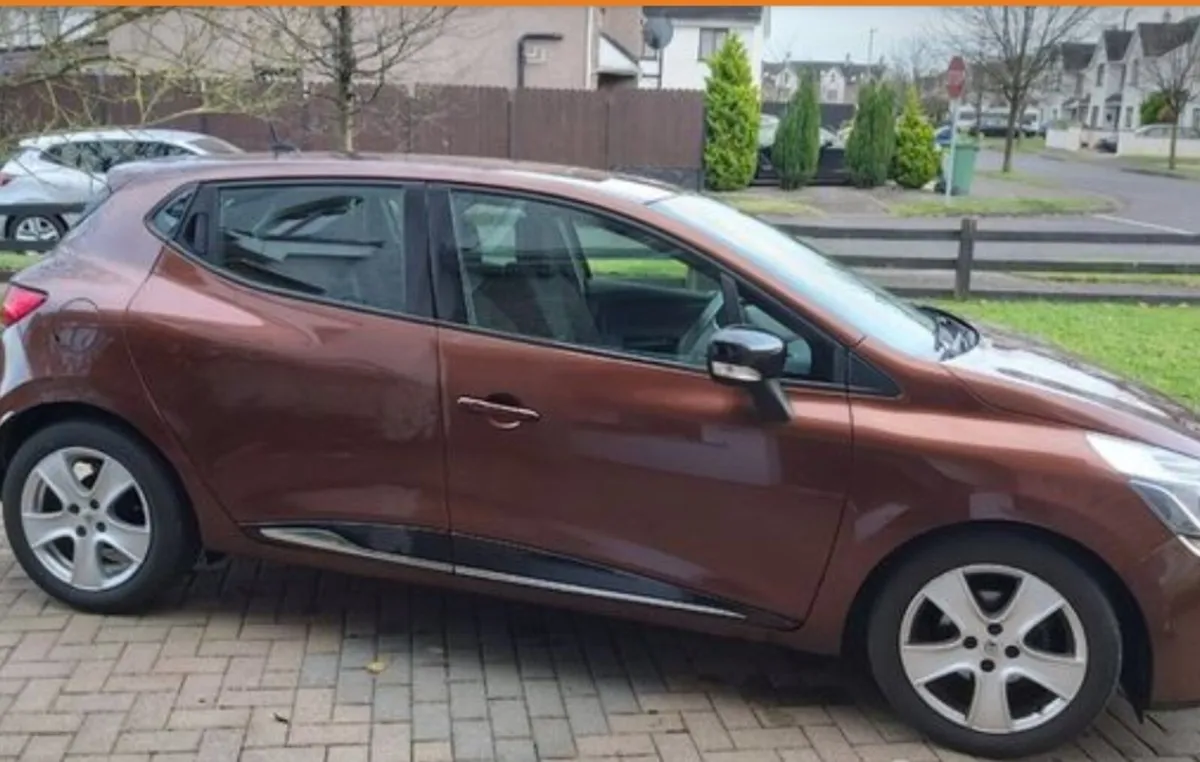 RENAULT CLIO - Image 1