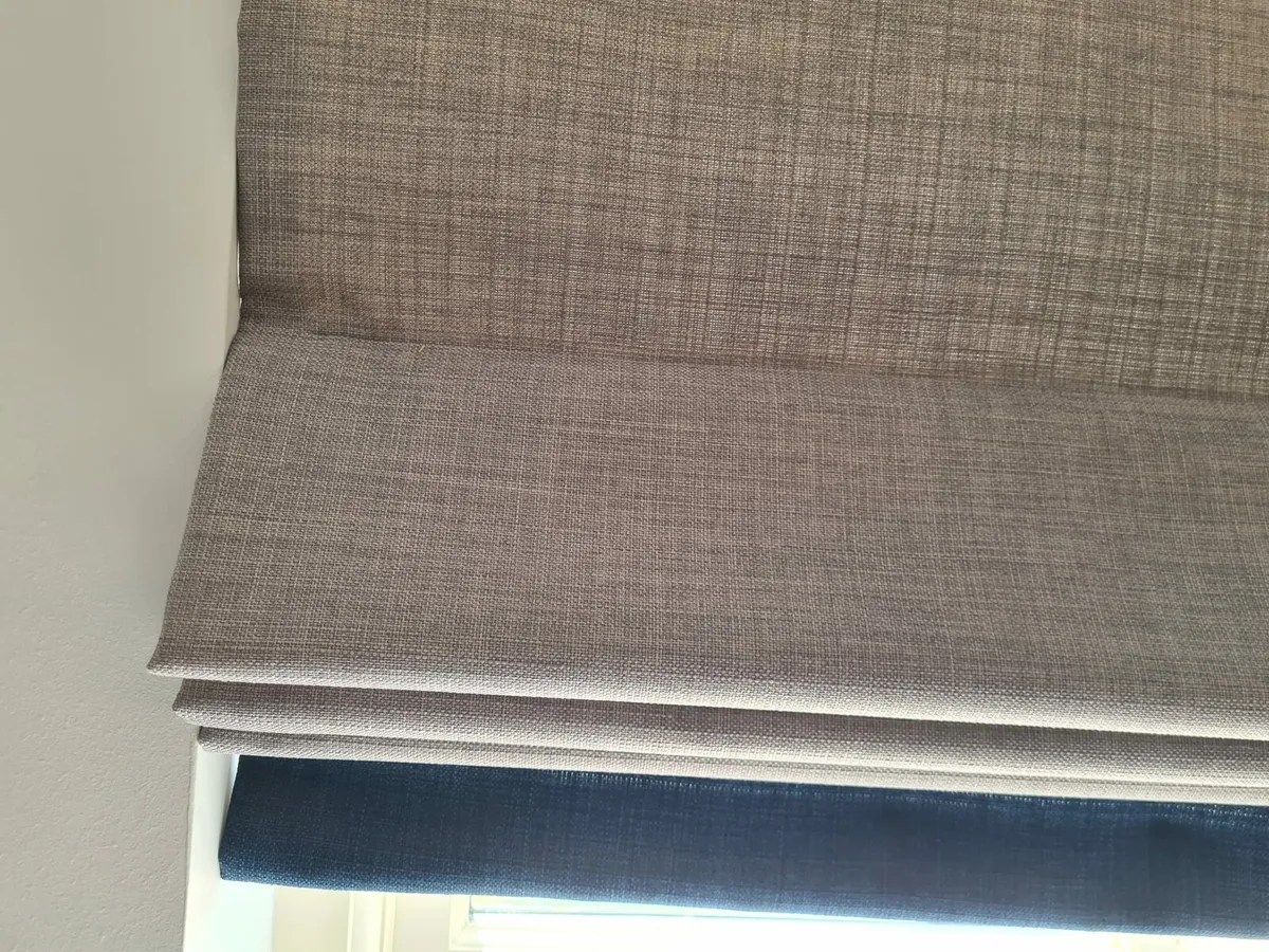 pair of linen fabric roman blinds - Image 3