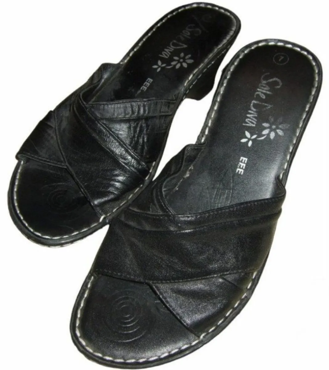 Vintage BNWT Wide Fitting Harrods Shoes - Image 4