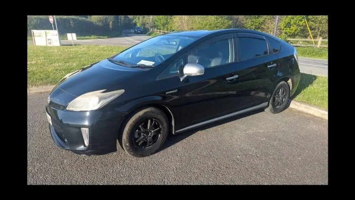 1.8 Toyota Prius Black Automatic Hybrid 145k low mileage - Image 1