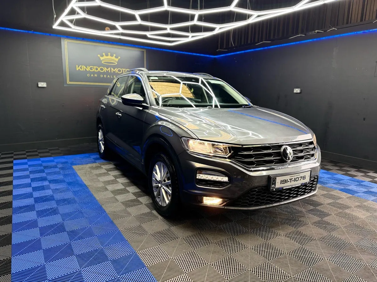 Volkswagen T-Roc 1.0 petrol,manual - Image 4