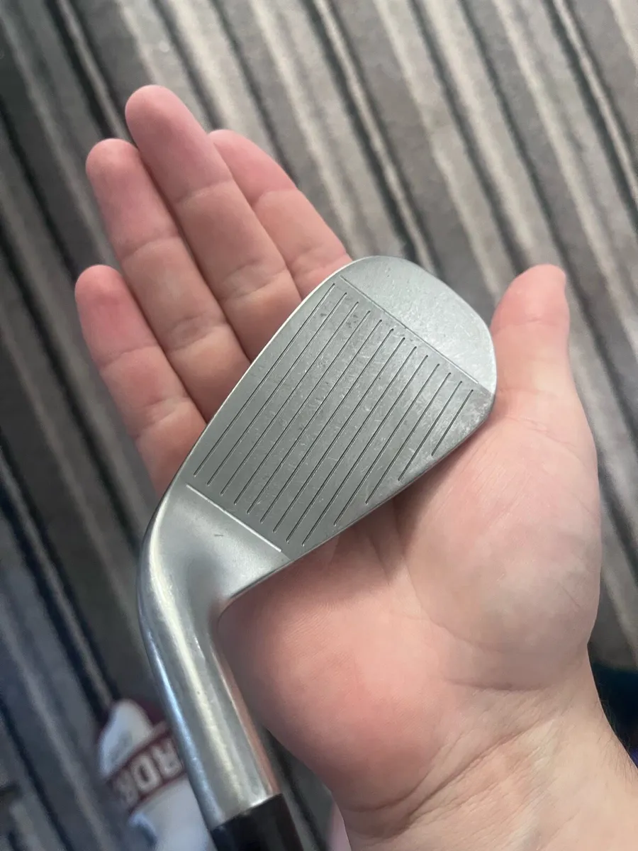 INESIS GOLF CLUBS - Image 1