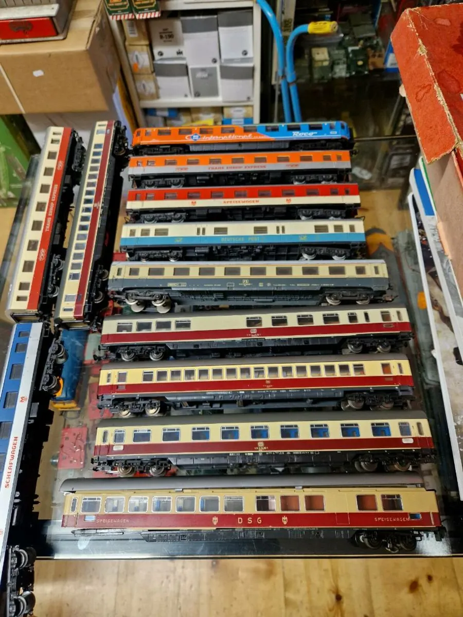 Hornby Lima Roco Ho scale Carraiges - Image 3