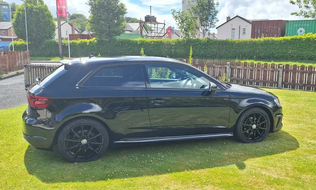 Audi A3 2015 - Image 2