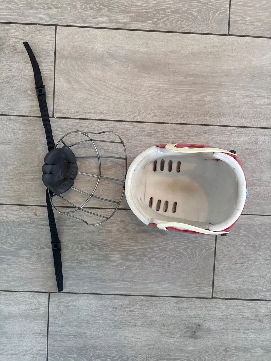 Hurling helmet size small - Image 4