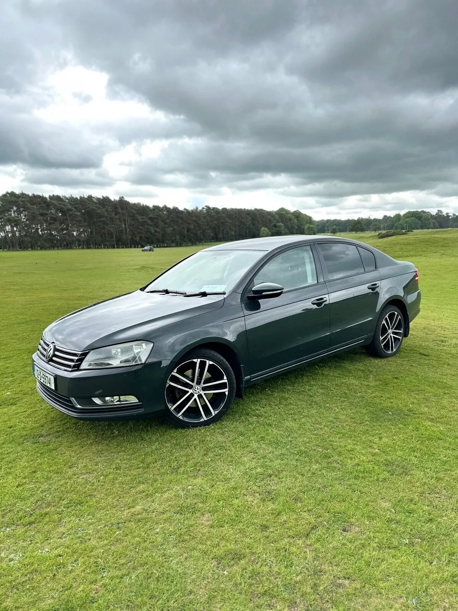 Volkswagen Passat 2012 - Image 3
