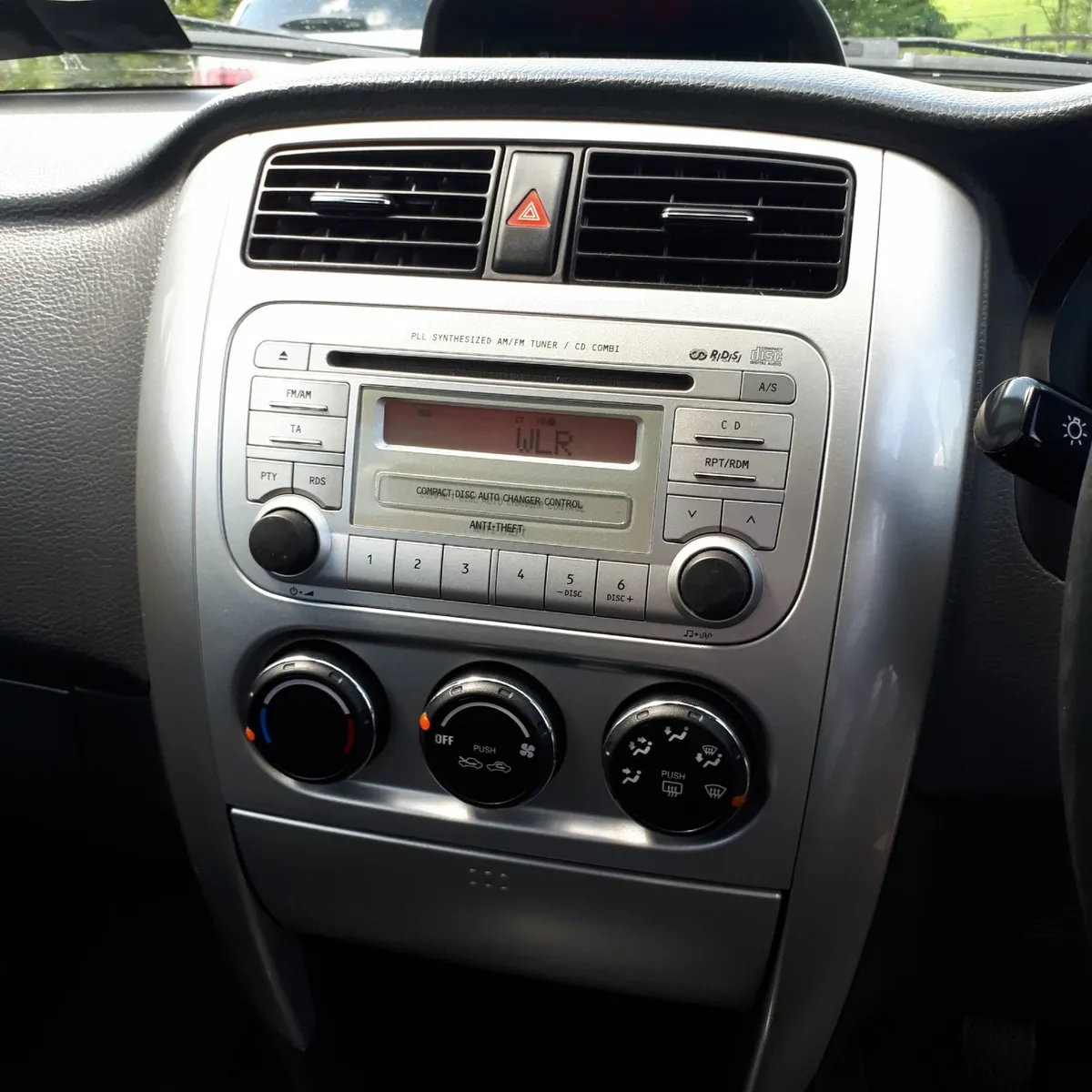 Suzuki Liana 2004 - Image 2