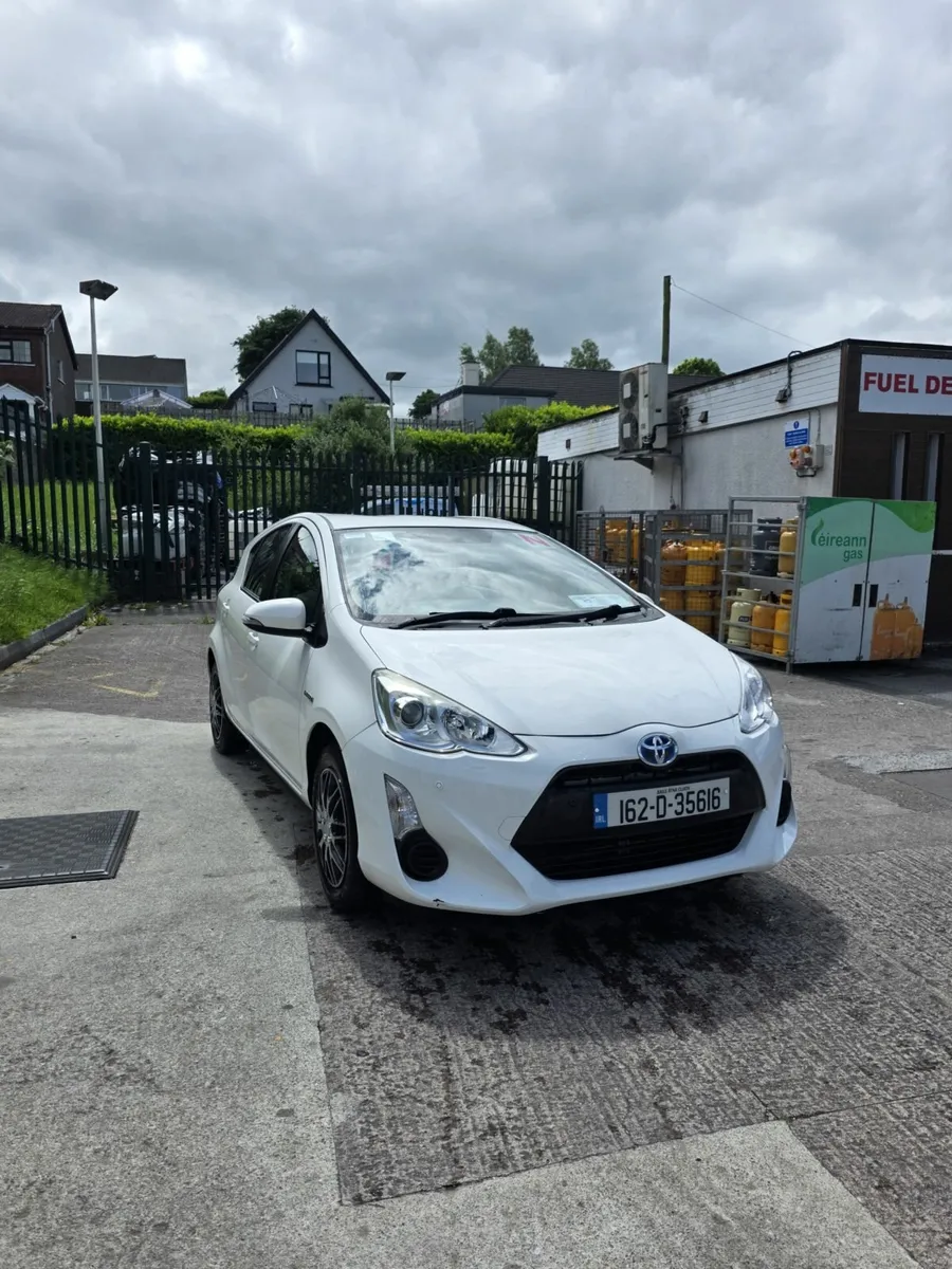 Toyota Aqua 2016 - Image 2