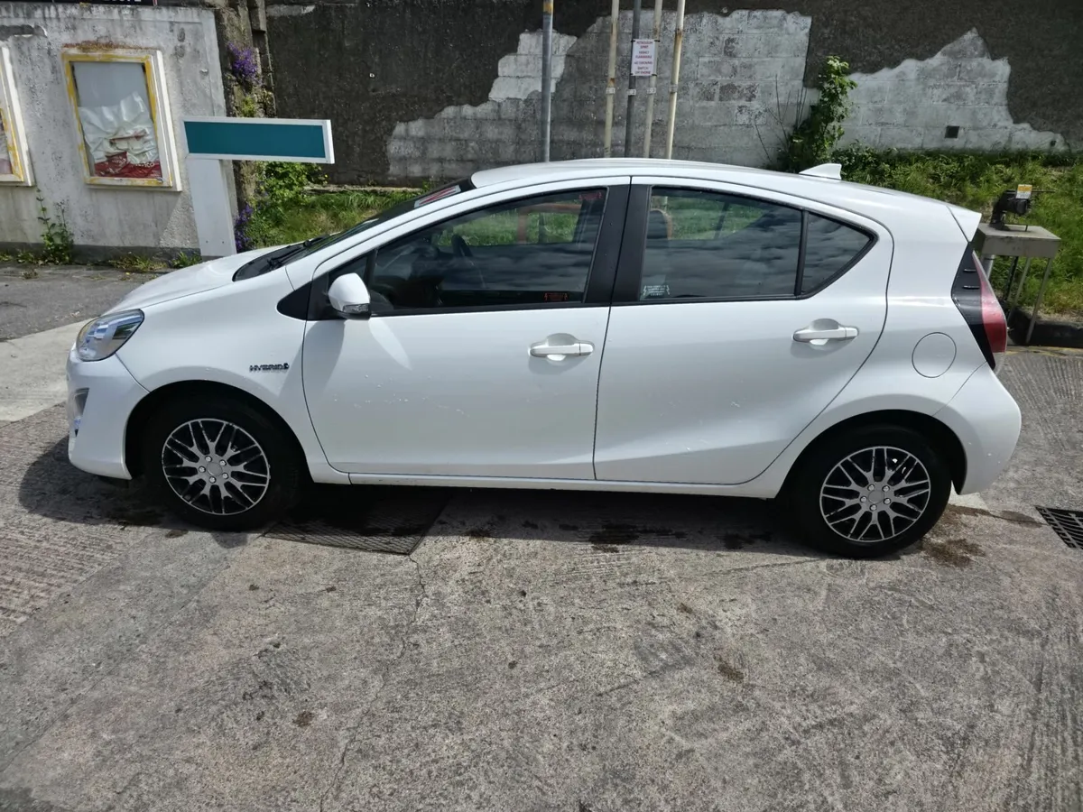 Toyota Aqua 2016 - Image 4