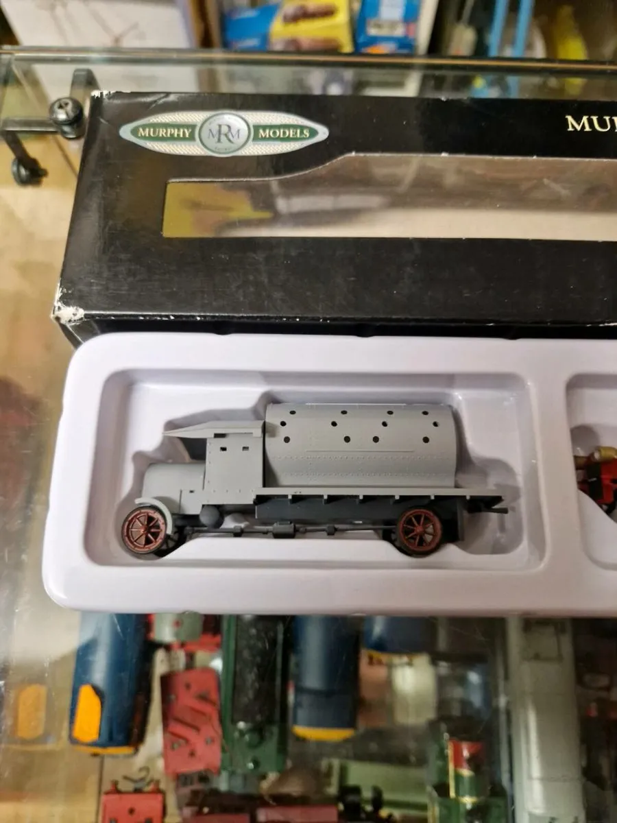 Hornby Murphy Models Leyland Fire Engine APC - Image 3