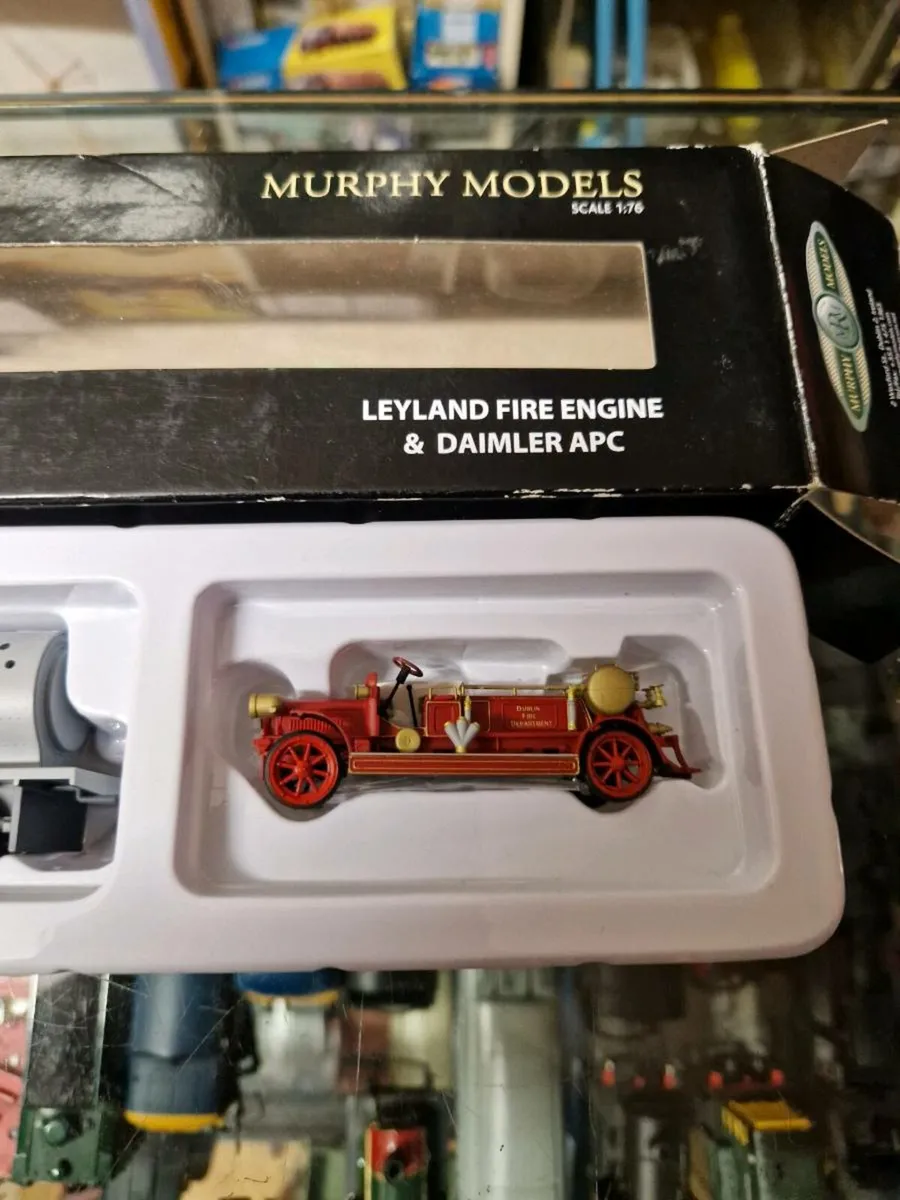 Hornby Murphy Models Leyland Fire Engine APC - Image 4