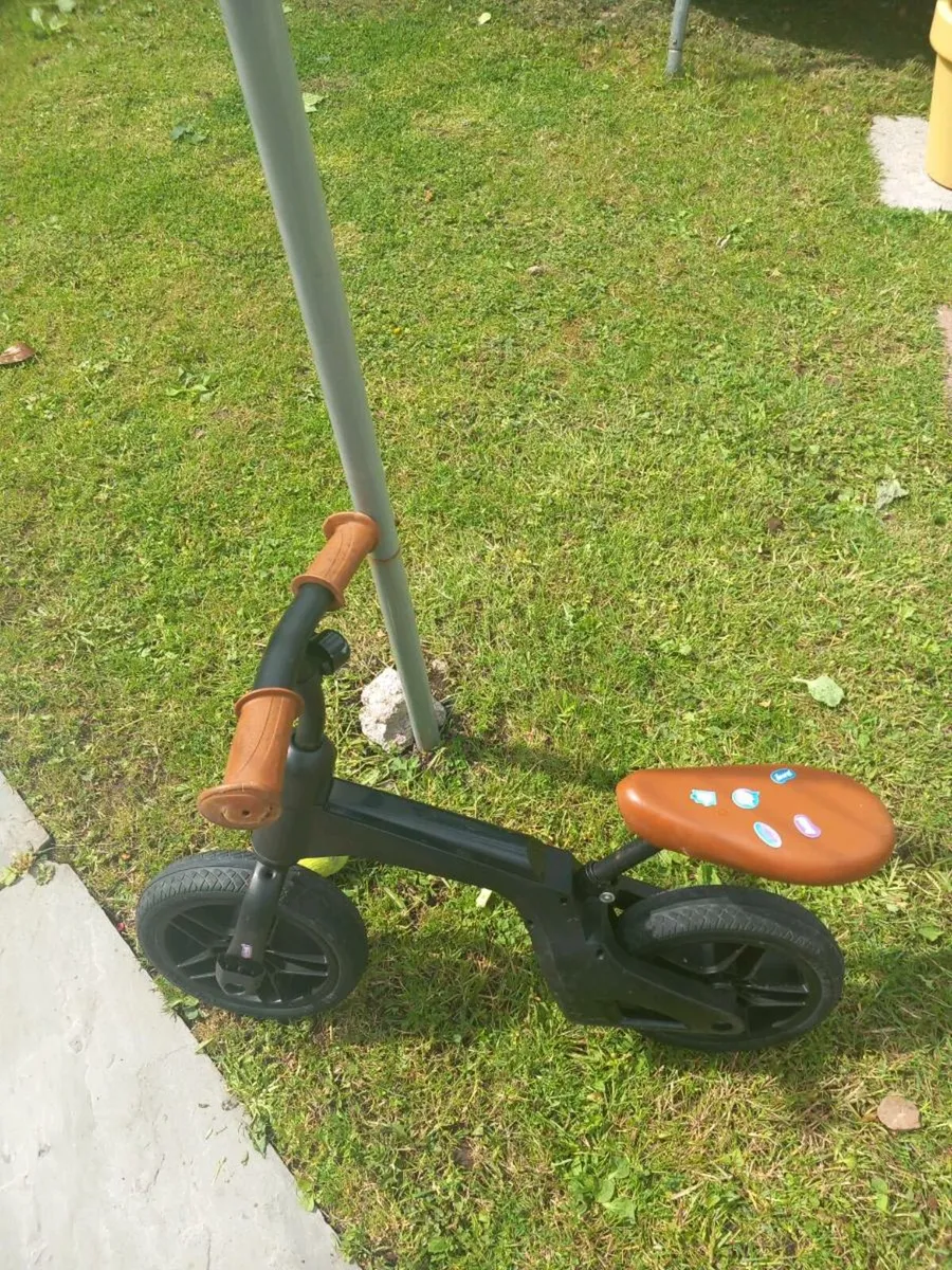 QPlay Tech Balance Bike Black - Image 2