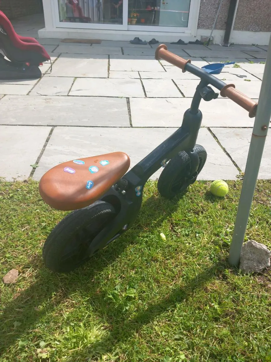 QPlay Tech Balance Bike Black - Image 3