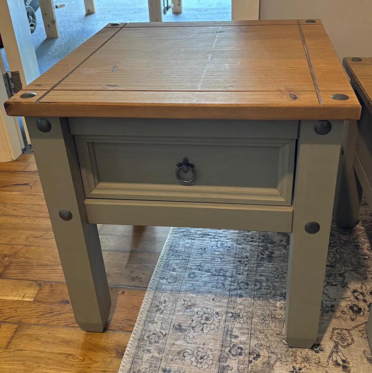 Coffee table and matching side table - Image 1
