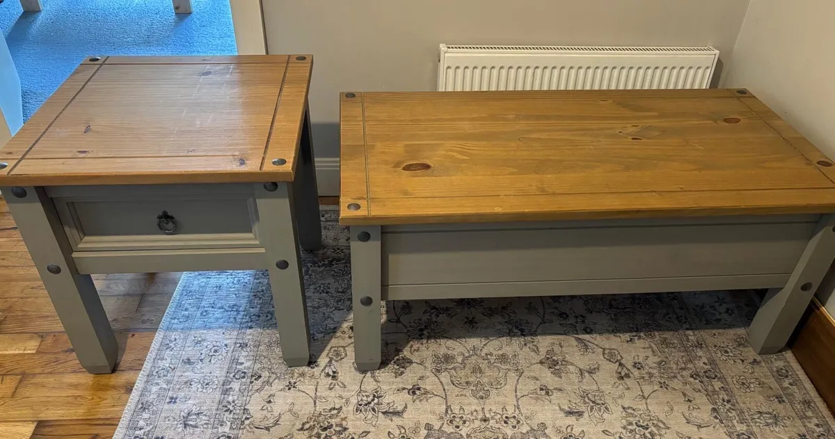 Coffee table and matching side table - Image 4