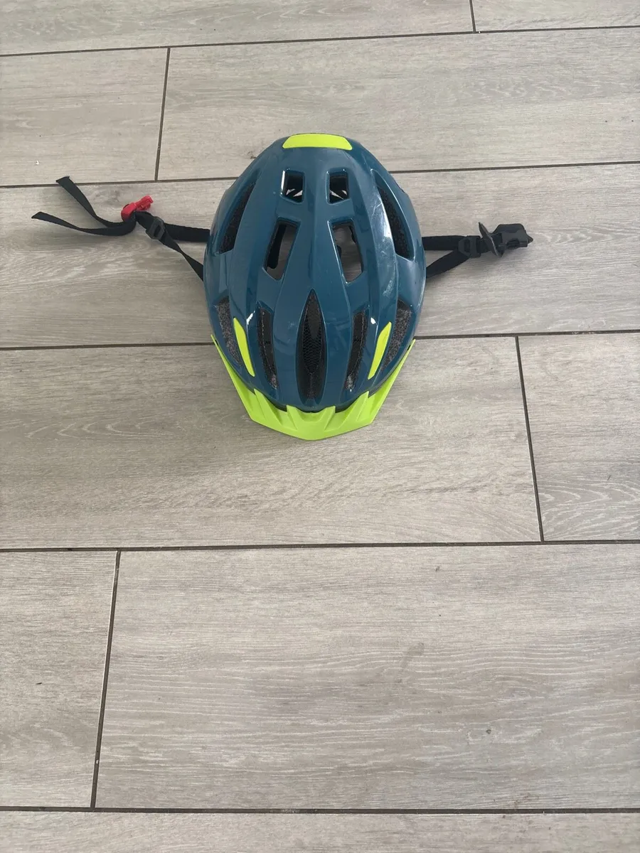 Cycling helmet size small - Image 1