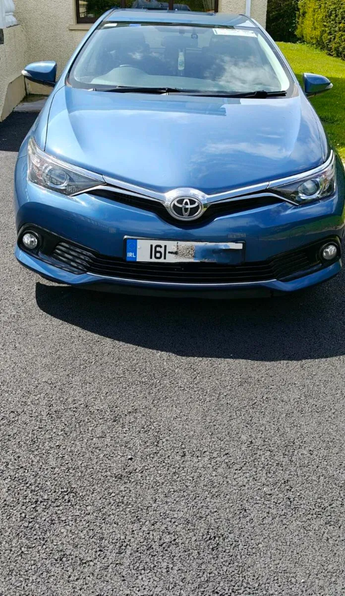 Toyota Auris 2016 - Image 2