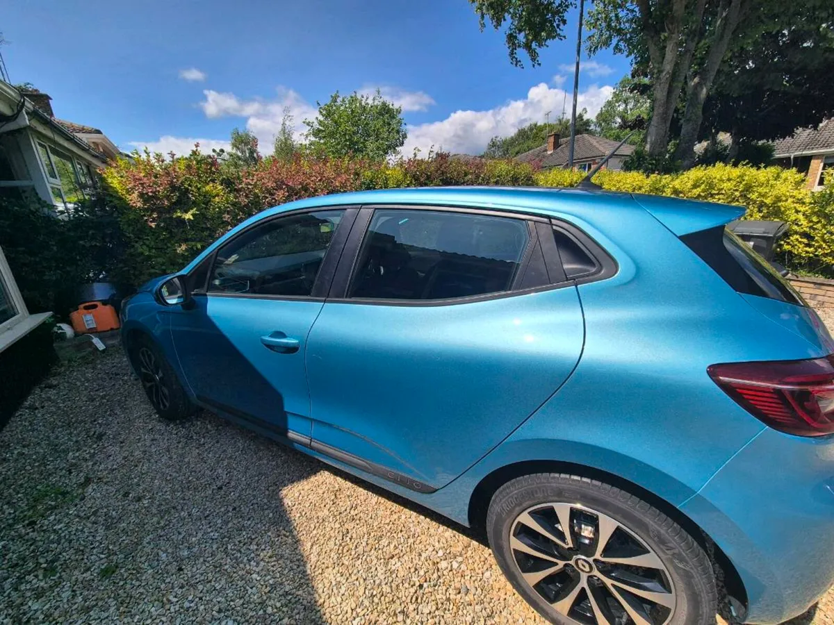 Renault Clio Iconic - Image 1