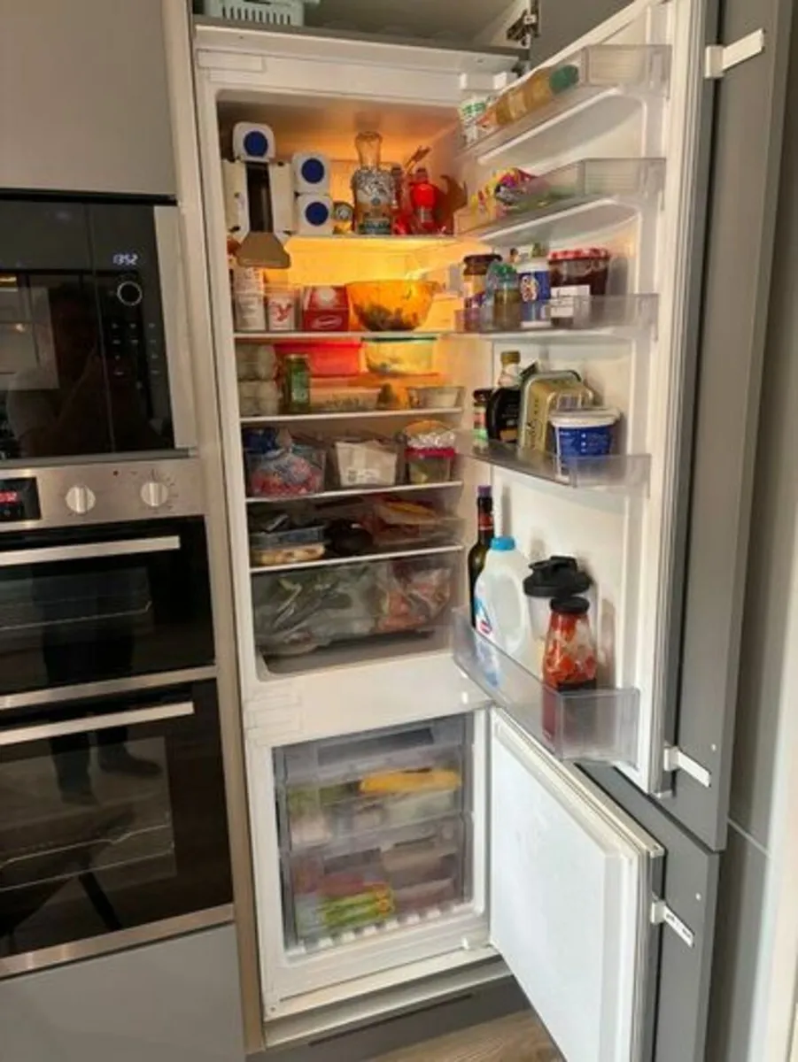 Neff 70/30 integrated fridge freezer