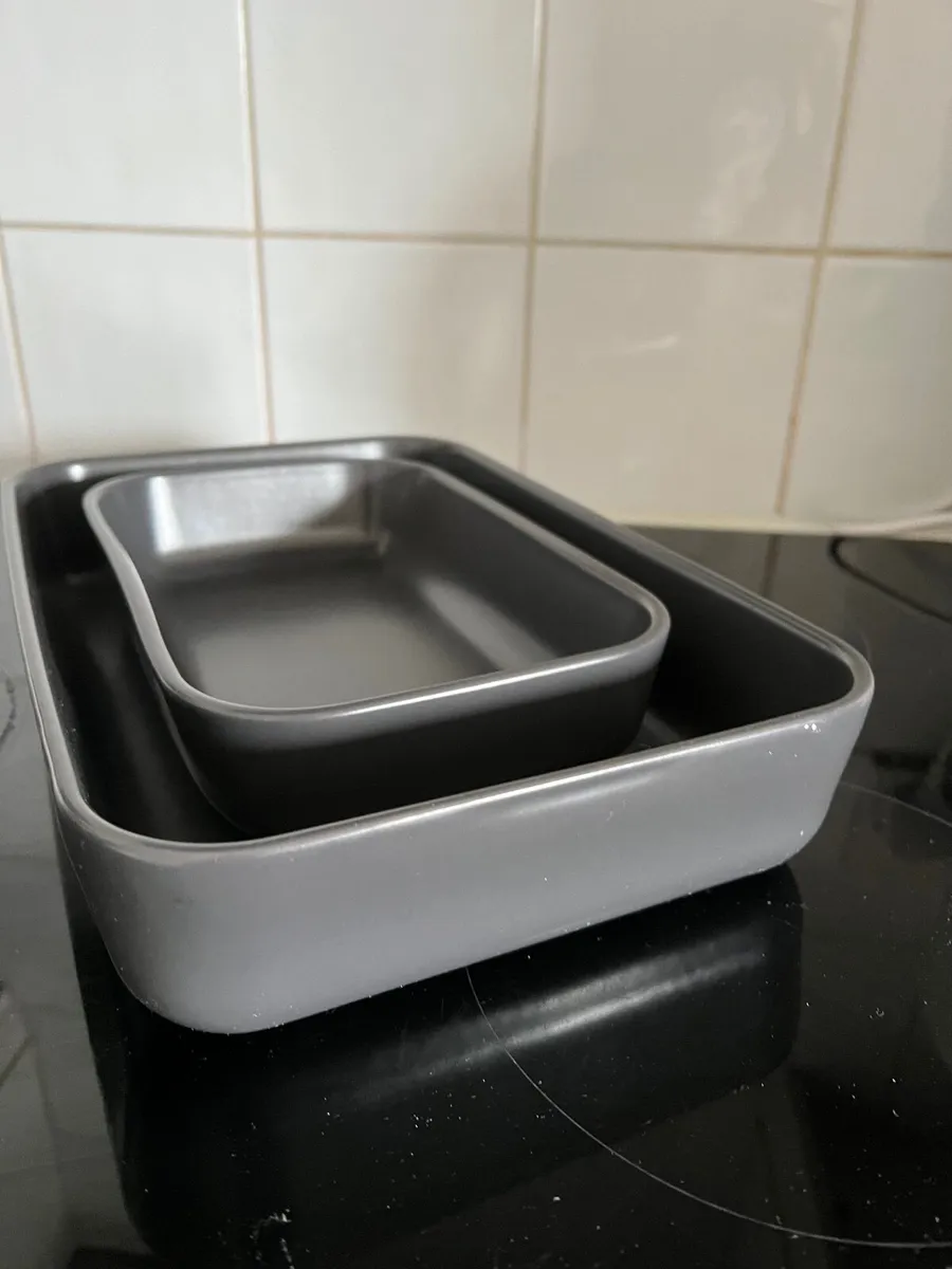 Black ovenware set/baking dishes from IKEA - Image 4