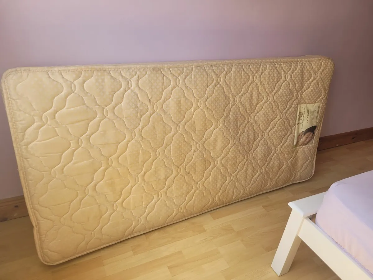 Single mattress - Image 1