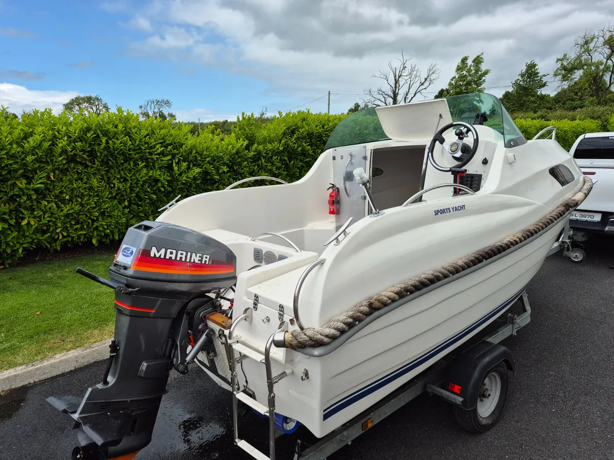 Sports Yacht - Image 1