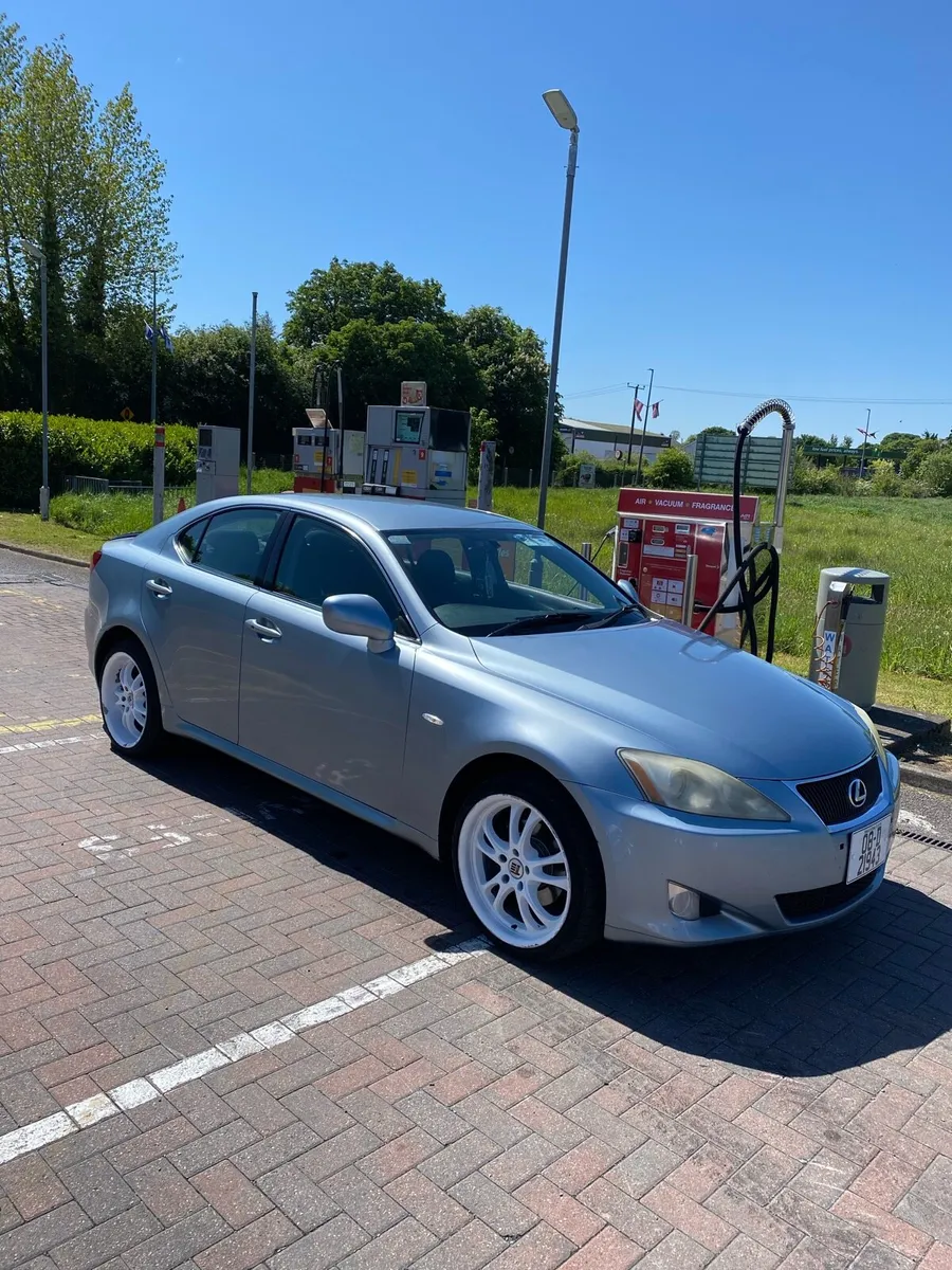 Lexus is220d 2008 - Image 1