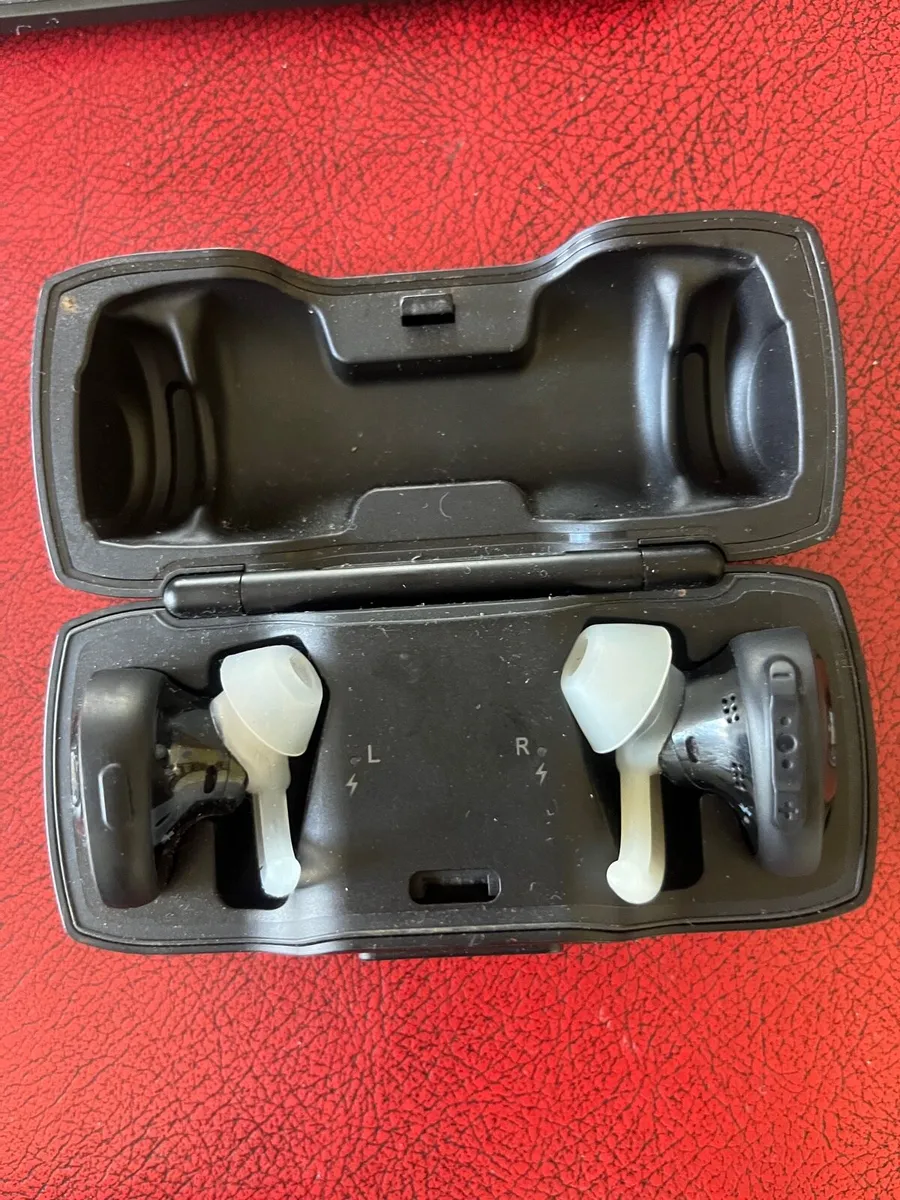 Bose Headphones - Image 3