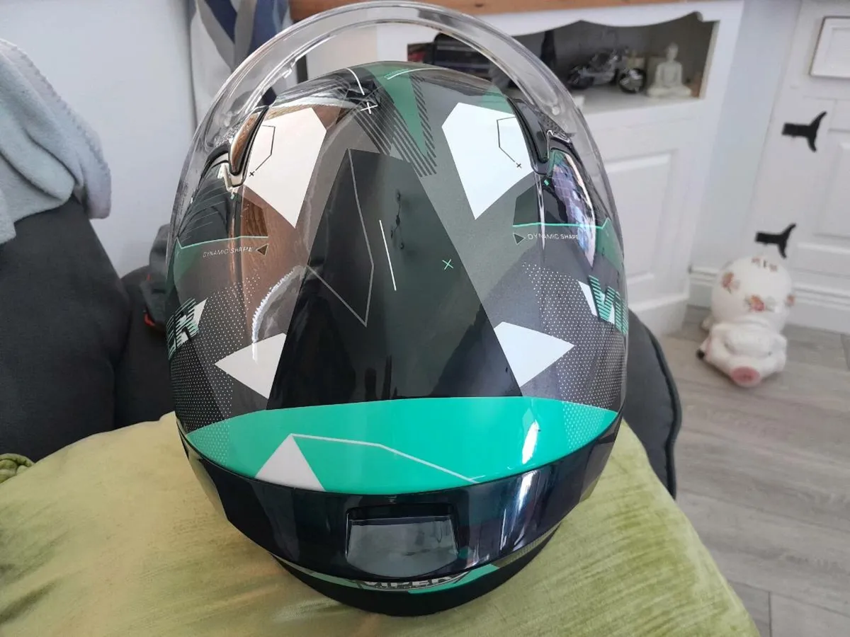 Motorcycle helmet - Image 3
