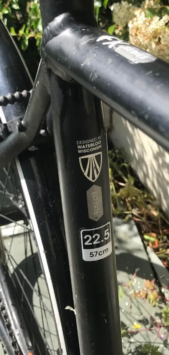 Trek 7.3 Fx Series - Image 1