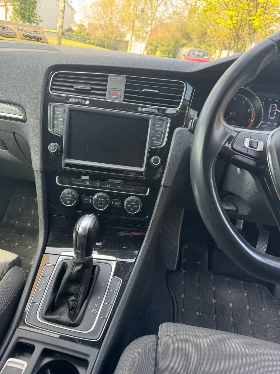 Volkswagen Golf TSI AUTO - Image 3