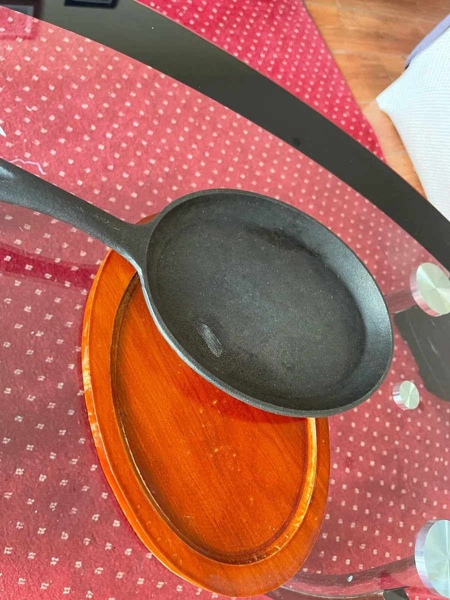 Cast Iron Skillet - Image 4