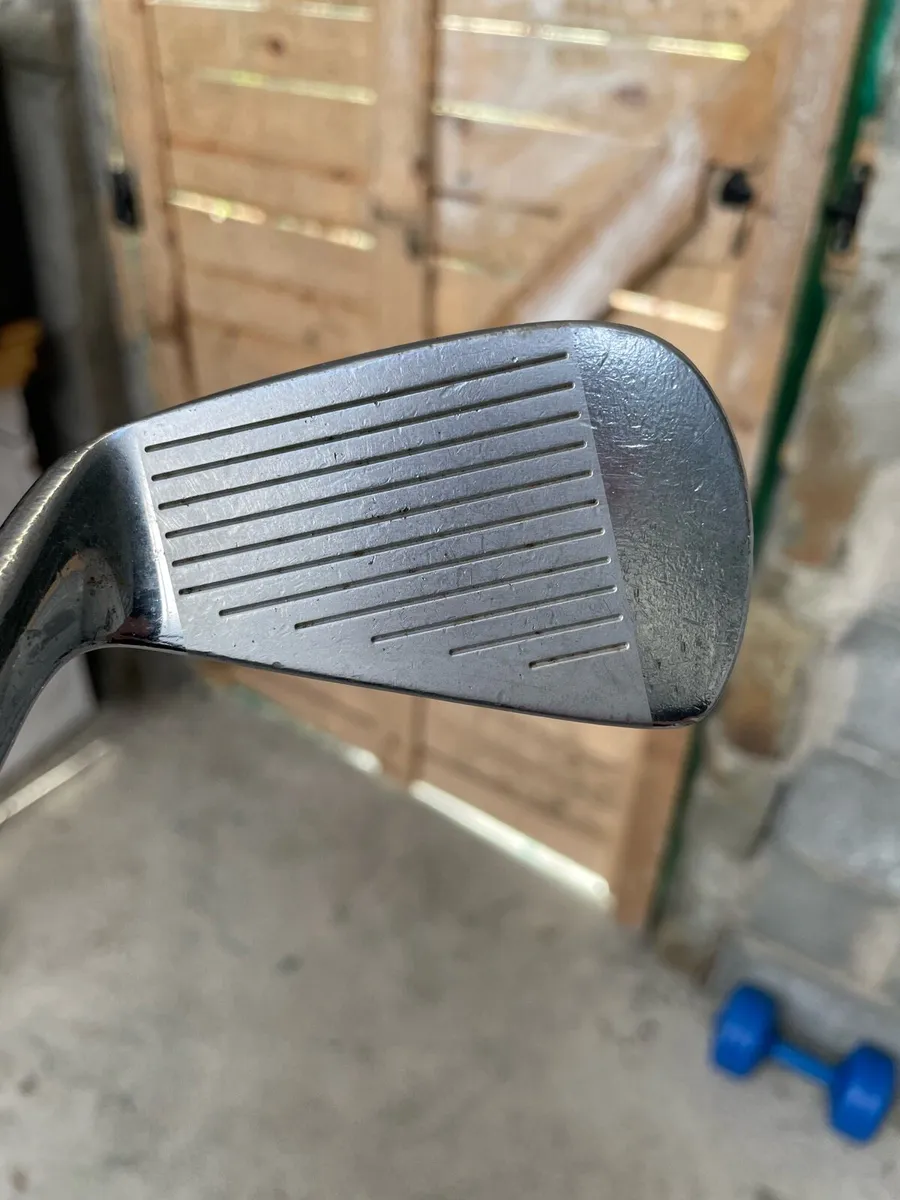 Titleist forged 5 iron (Men Right Handed) - Image 2