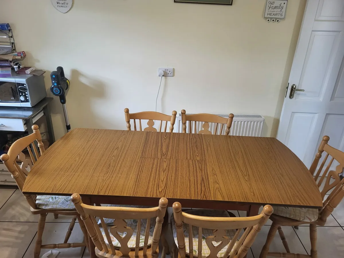 Kitchen table and 6 chairs - Image 1