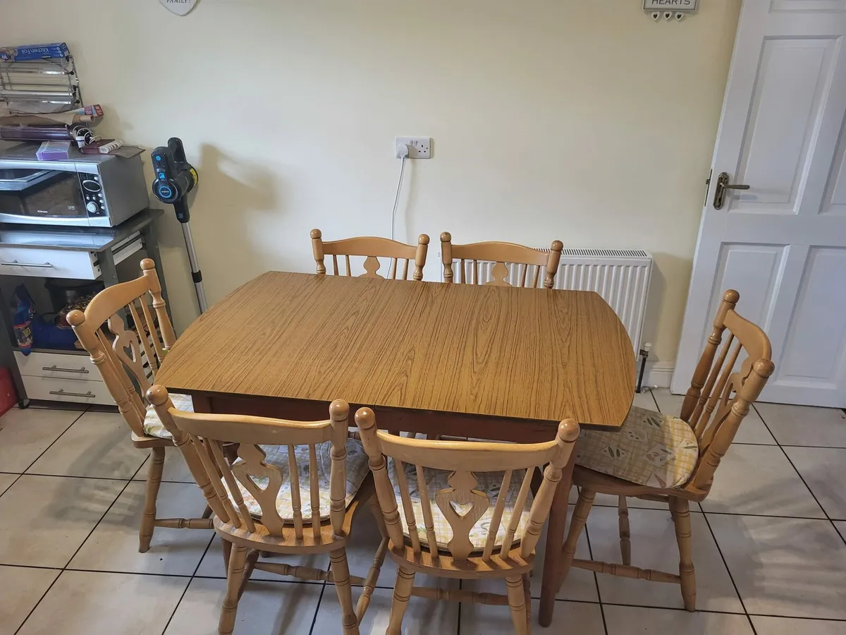 Kitchen table and 6 chairs - Image 2