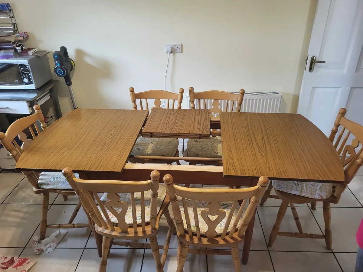 Kitchen table and 6 chairs - Image 3