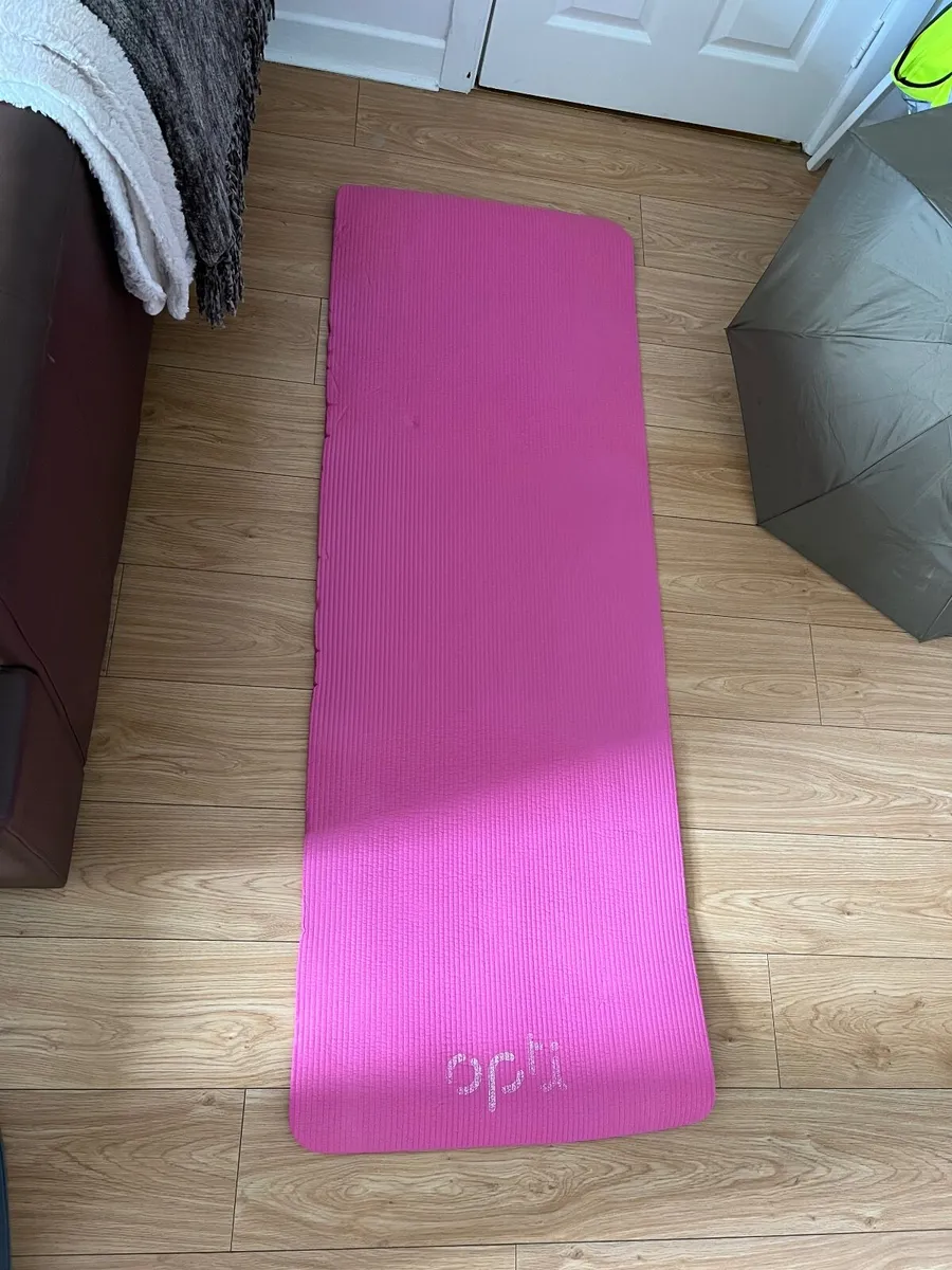 Thick foam Pilates/yoga mat - Image 1