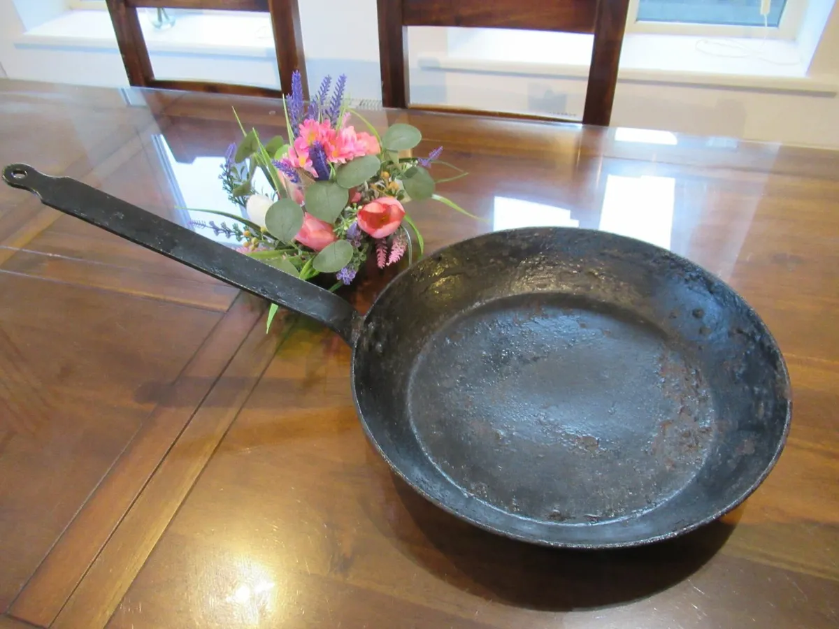 antique vintage black landscaping  skillet garden - Image 2