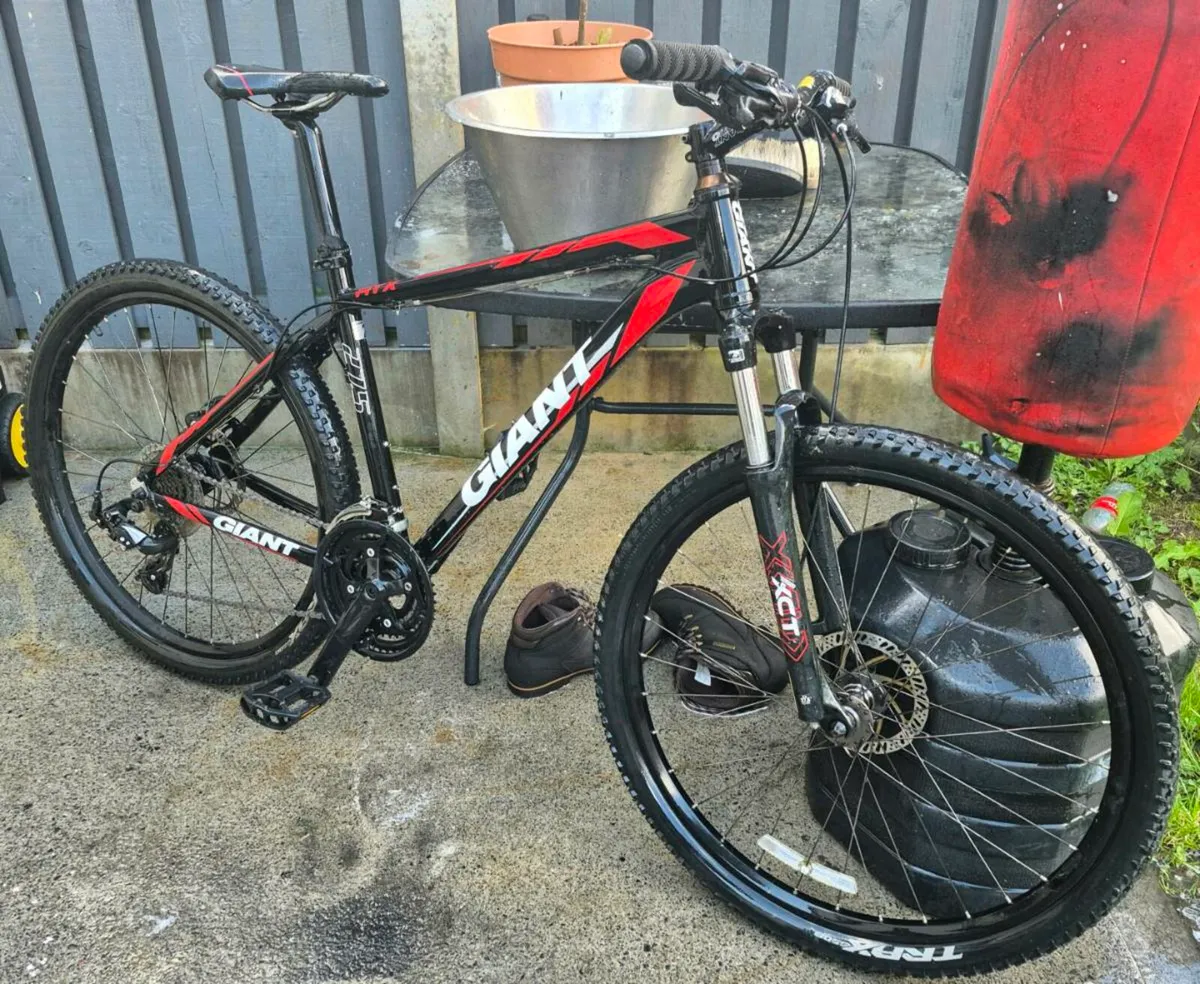 Adults Giant bike ATX2 MTB brakes and gears - Image 1