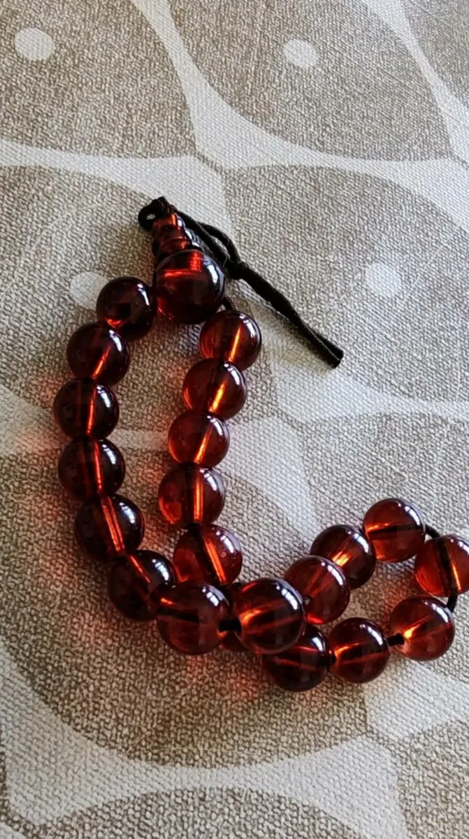 Red glass beaded bracelet - Image 4