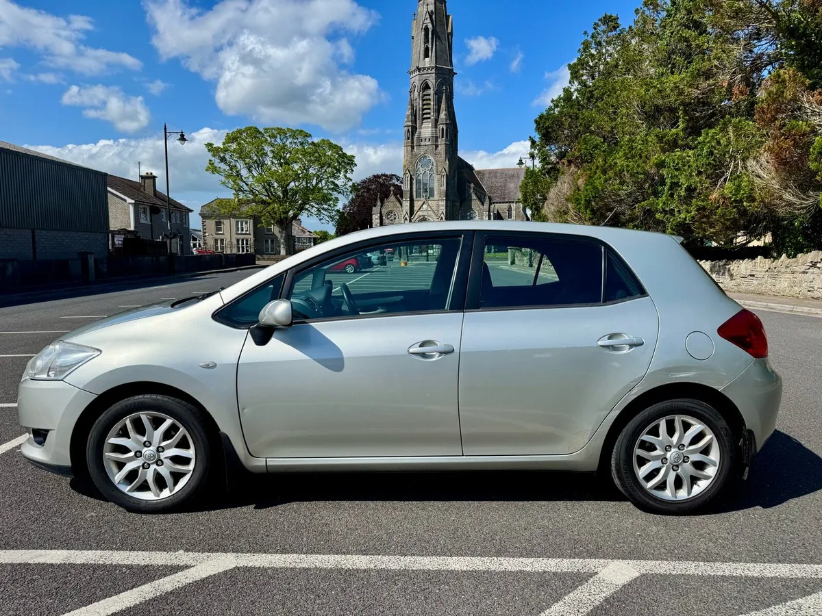 TOYOTA AURIS 1.4 D4D T3 05DR SILVER, 2008 - Image 3