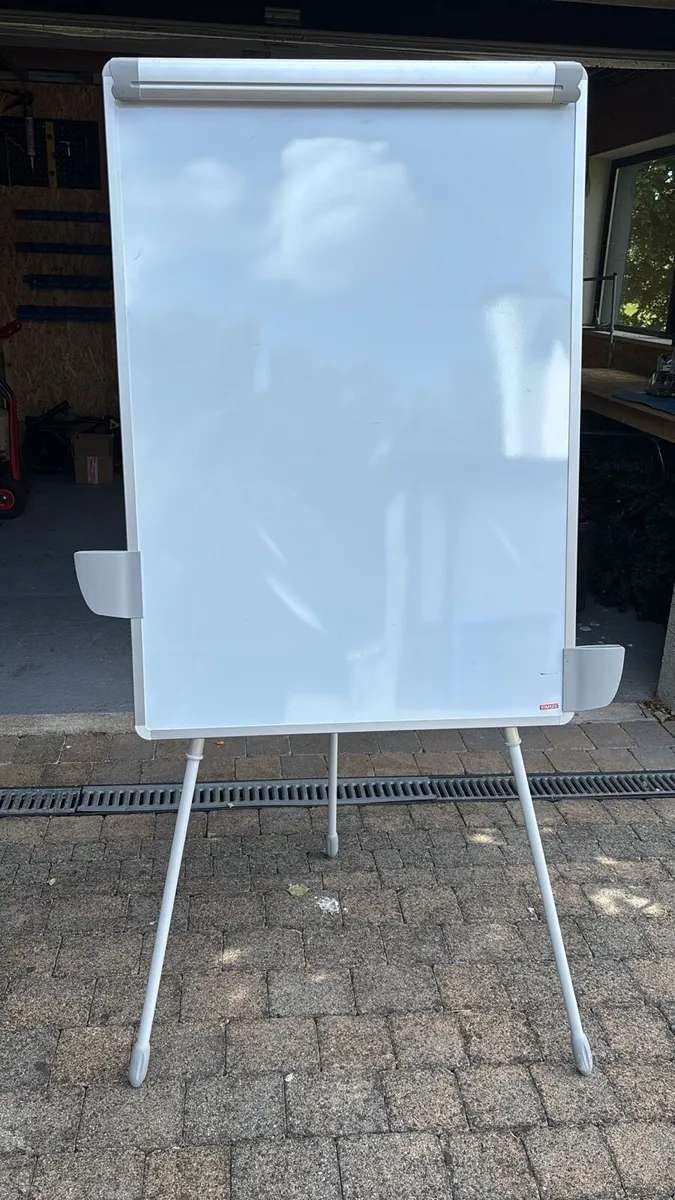 Standing whiteboard/flip-chart