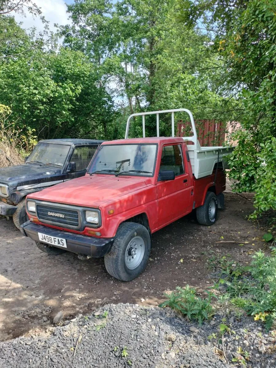 2 Daihatsu fourtrak - Image 3