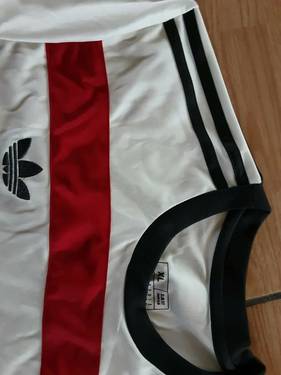 Manchester United Jersey - Image 2