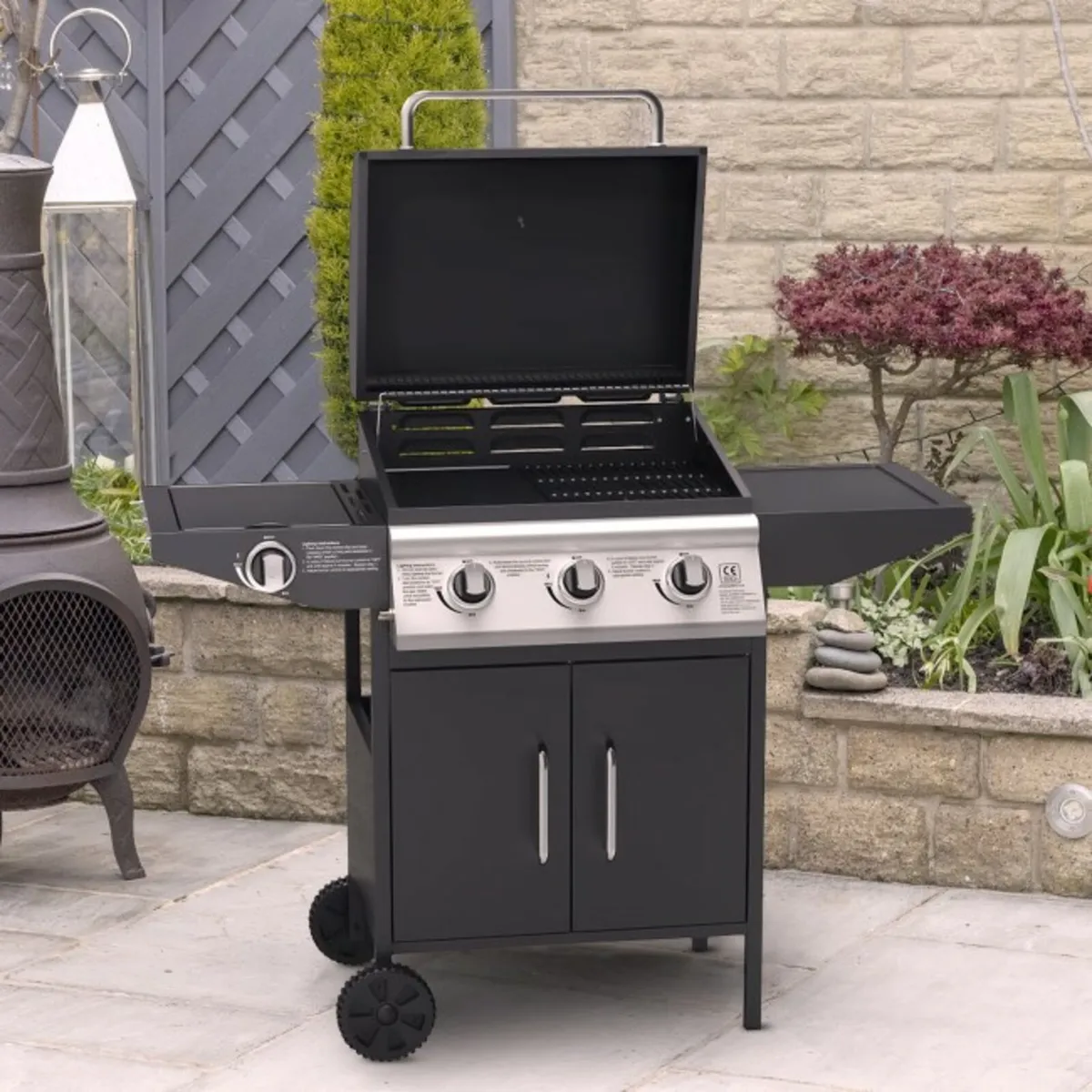 BBQ 3 burner gas - Brand new w pizza oven attachme - Image 2